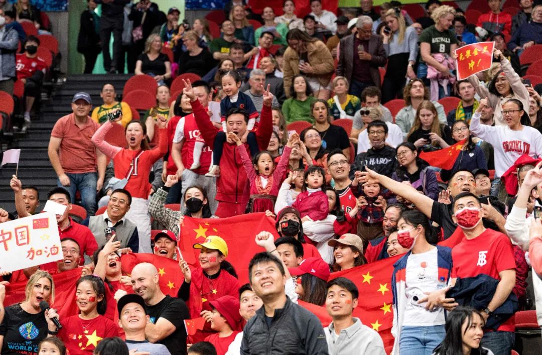 关于场面火爆！奥运会观众席沸腾不已的信息