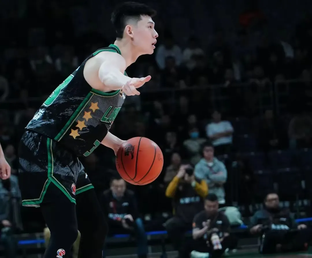 连胜势头难挡!CBA豪取十连胜的简单介绍 连胜势头难挡!CBA豪取十连胜的简单介绍