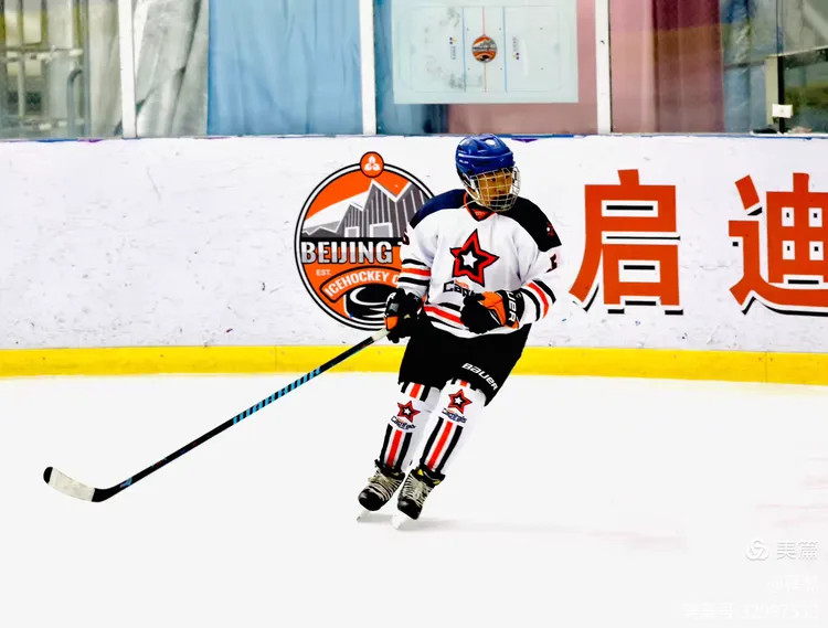 冰球战术革新取得奇效,引发战术热潮 冰球战术革新取得奇效,引发战术热潮