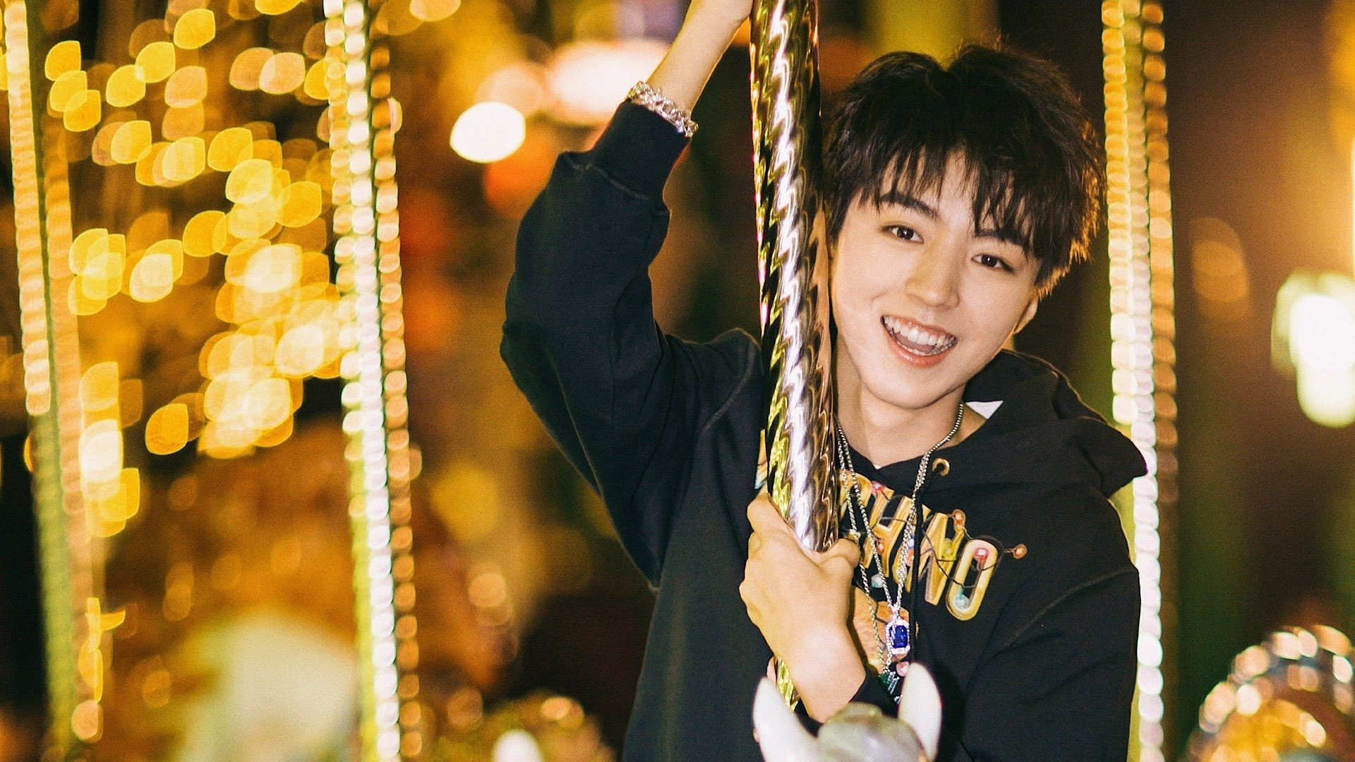 莱万单骑救主！欧冠几内亚之战击穿比利亚雷亚尔钢铁防线